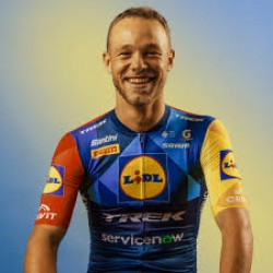 Jonathan Milan remporte la victoire au sprint, Vingegaard décroche le titre général Jonathan Milan remporte la victoire au sprint, Vingegaard décroche le titre général